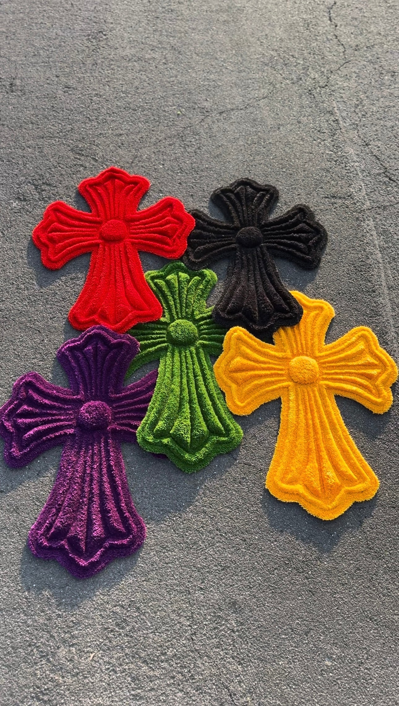 CHROME HEARTS CROSSES 🧶 – TUFTSHOT CUSTOM RUGS