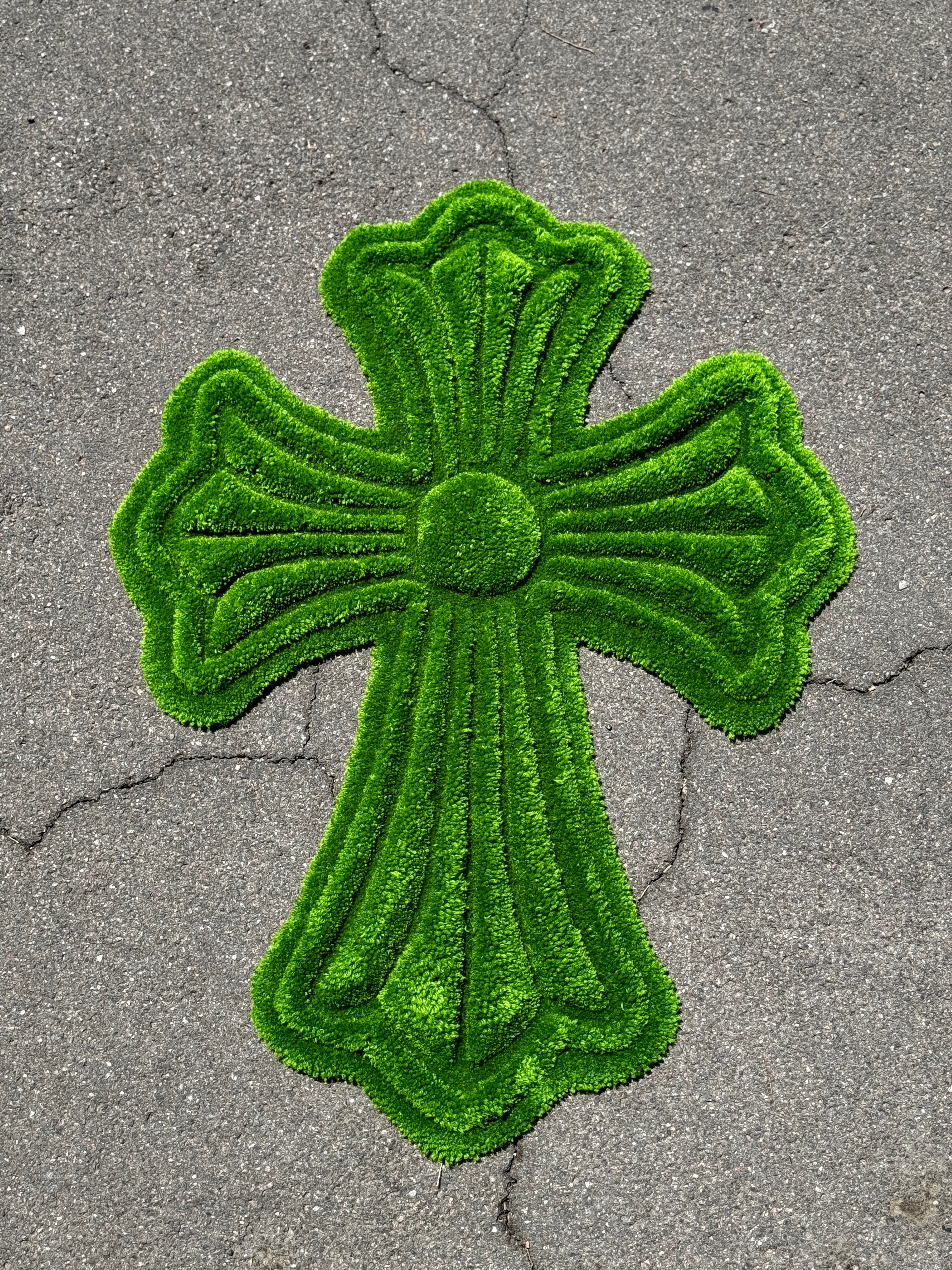 CHROME HEARTS CROSSES 🧶 – TUFTSHOT CUSTOM RUGS